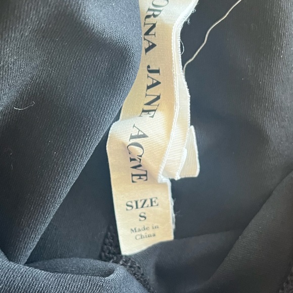 Lorna Jane 19” Crop Leggings 🌵Small - Picture 7 of 7